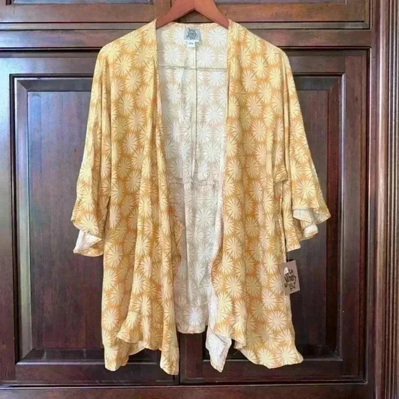 NWT!! Ivy Jane Floral Kimono (XS) Yellow Floral Boho Design! Originally $128! - Picture 1 of 9
